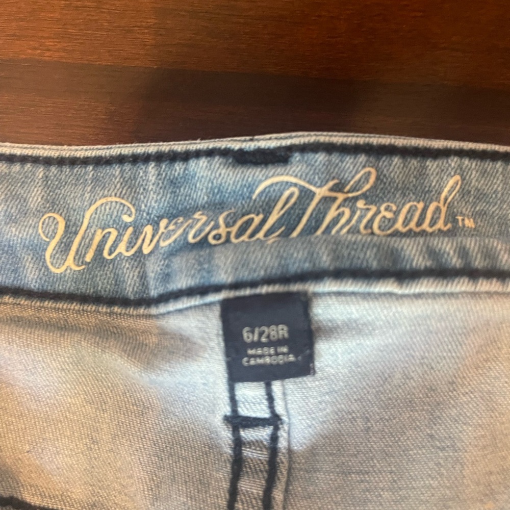 Embroidered jeans - Picture 6 of 7